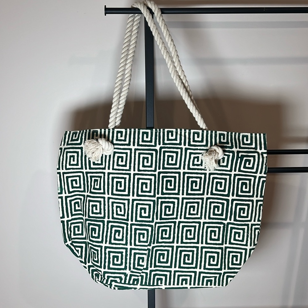 🌺 SUMMER TOTE🌺 Vibrantly Printed Tote bag with rope handles.